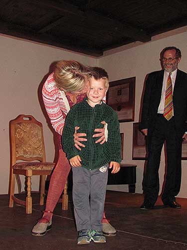 Matěj Kachlík účinkoval v Léčivém divadle  v představení Chlapec, který viděl pravdu s Gabrielou Filipi 